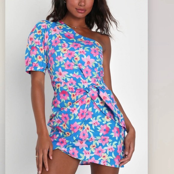 NWT Lulus Thoroughly Sweet Pink Blue Floral‎ One-Shoulder Mini Dress Size MEDIUM - Picture 1 of 10